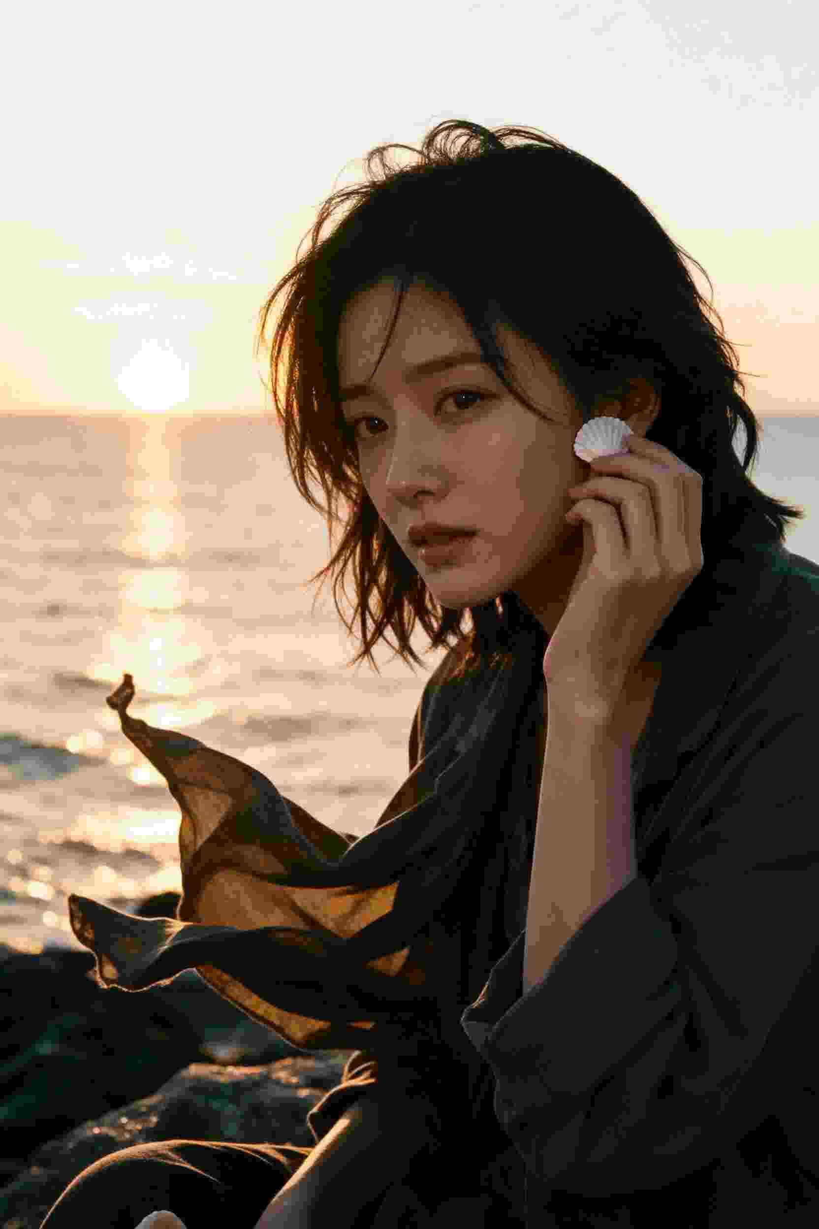 星河拾荒者 科幻剧封面海报
